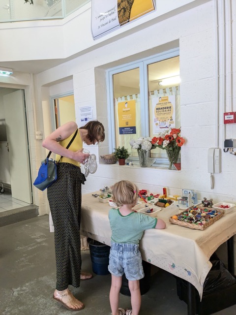 braderie solidaire Équipes st vincent moyenne