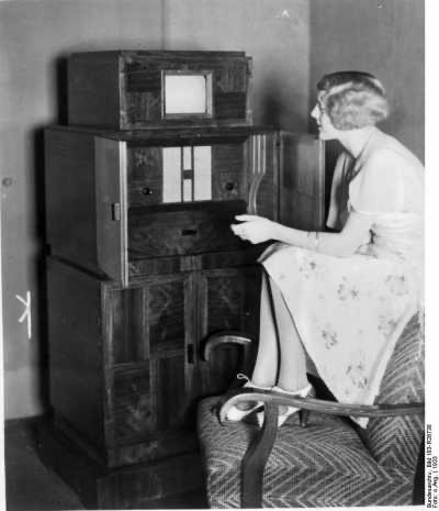 w400 1926 1 invention television moyenne