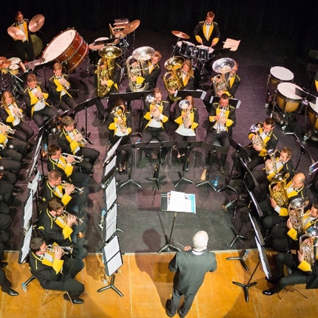 brass band carré moyenne