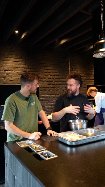 montage 1.00 03 38 18.still004 moyenne