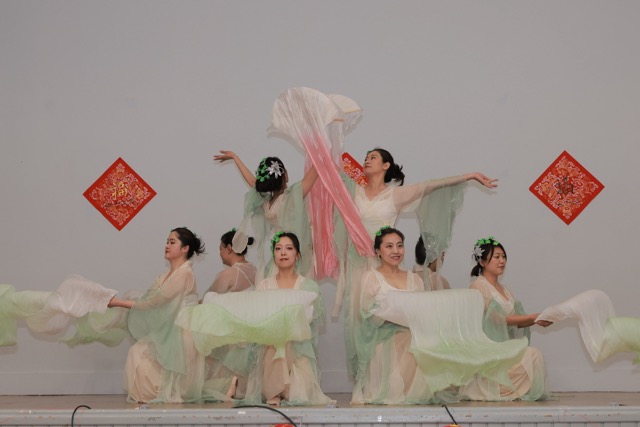 Que faire à Lille et aux alentours en mars ? Bal du chaval blanc chinois Asso culture chinoise PeiJing à Lille
