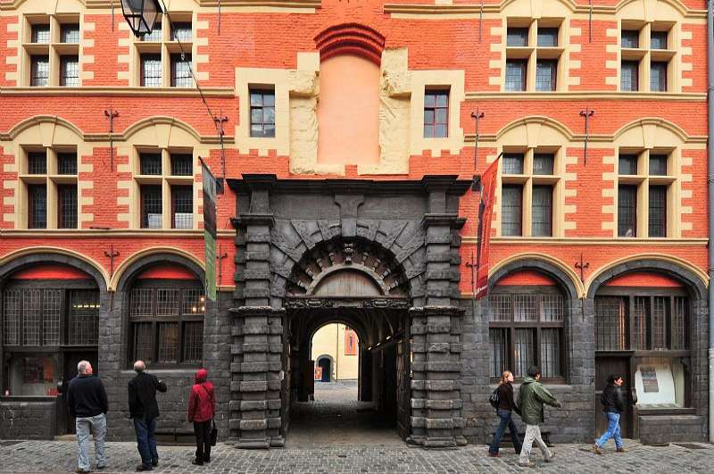 Trésors de laine et de soie à l'Hospice Comtesse de Lille