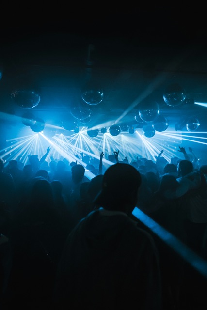 disco foule danse moyenne