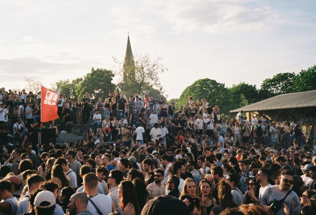 concert rue gens foule musique moyenne