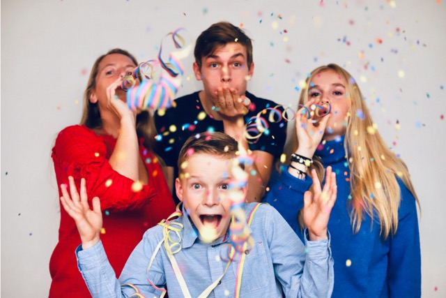 fête enfants adolescents ados jeunes boom boum