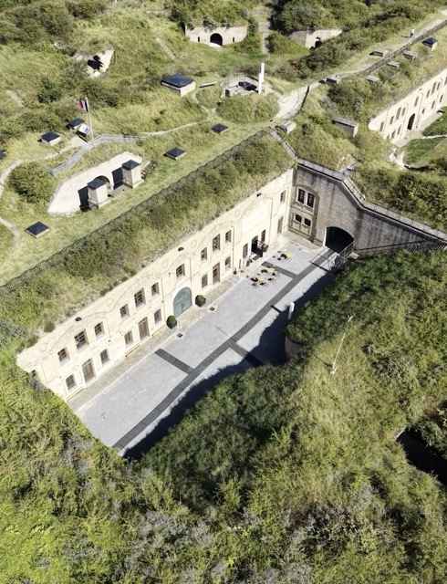 nuit-des-muserial-fort-des-dunes-screen-video-de-lille-addict