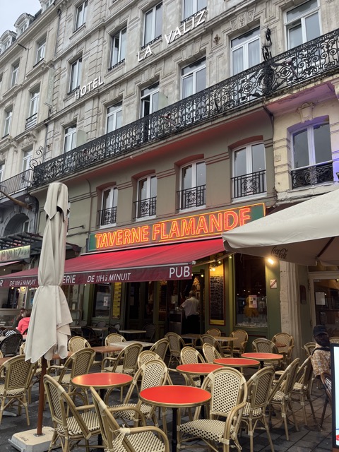 taverne 2 moyenne